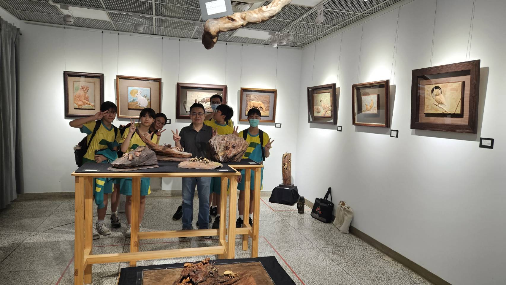 黃媽慶木雕六十 - 生物造型創作+乙巳年生活影像紀錄