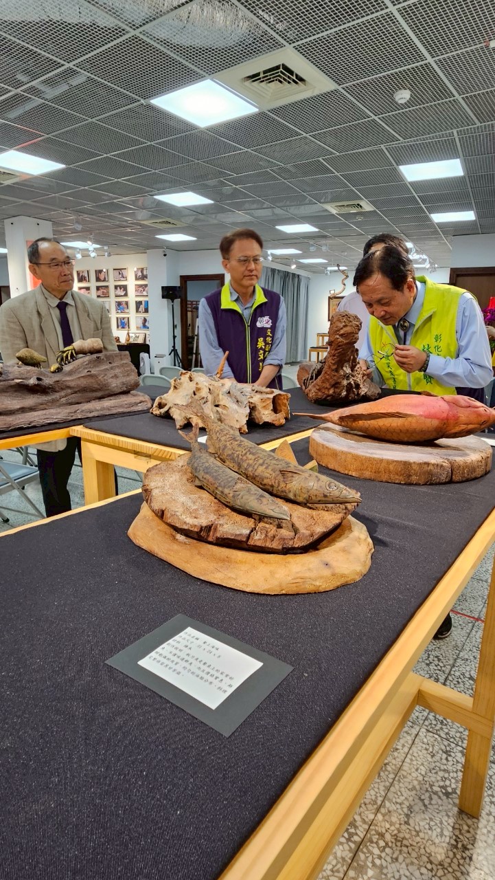 黃媽慶木雕六十 - 生物造型創作+乙巳年生活影像紀錄