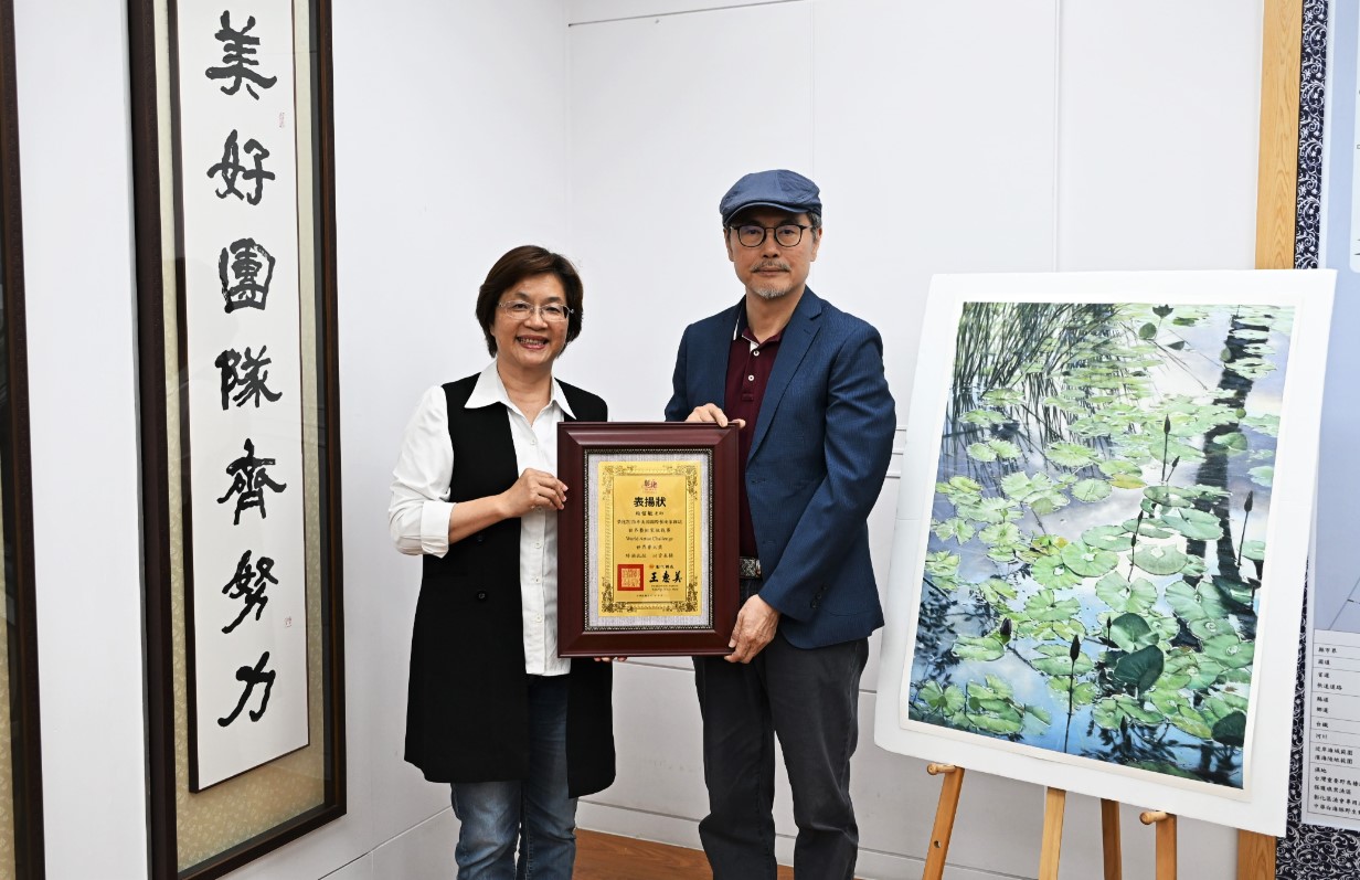 世界第一！粘信敏三度勇奪《International Artist》大獎 二度摘金再創紀錄